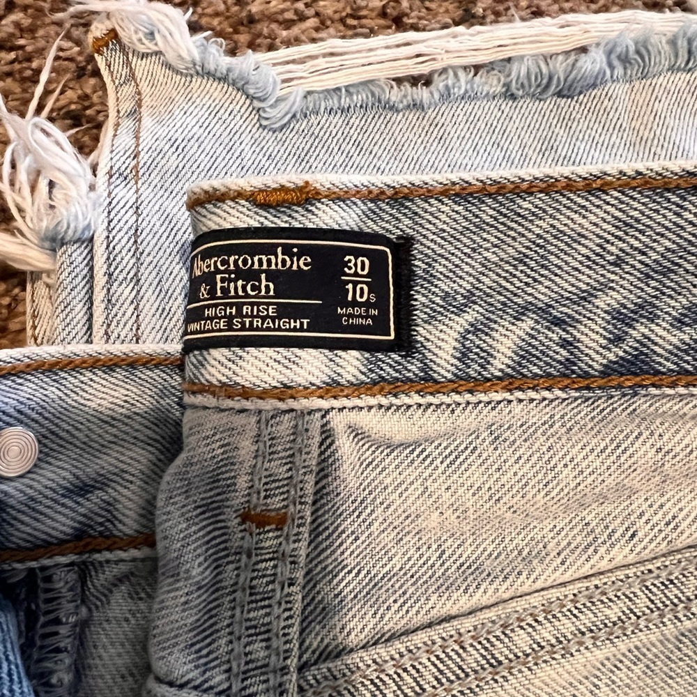 Abercrombie & Fitch High Rise Vintage Straight Jeans - Picture 3 of 5
